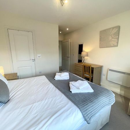 Blue Sky Apartments @Wallis Square, Farnborough Φάρνμπορο Εξωτερικό φωτογραφία