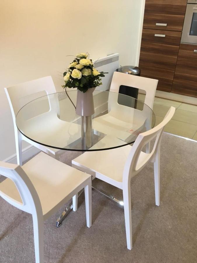 Blue Sky Apartments @Wallis Square, Farnborough Φάρνμπορο Εξωτερικό φωτογραφία