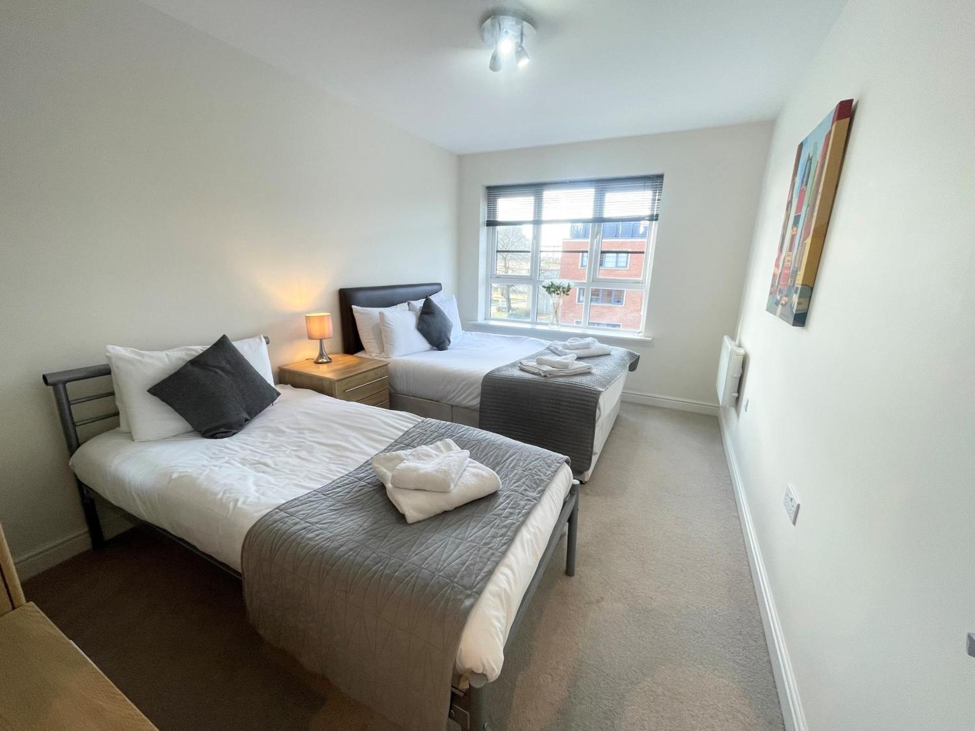 Blue Sky Apartments @Wallis Square, Farnborough Φάρνμπορο Εξωτερικό φωτογραφία