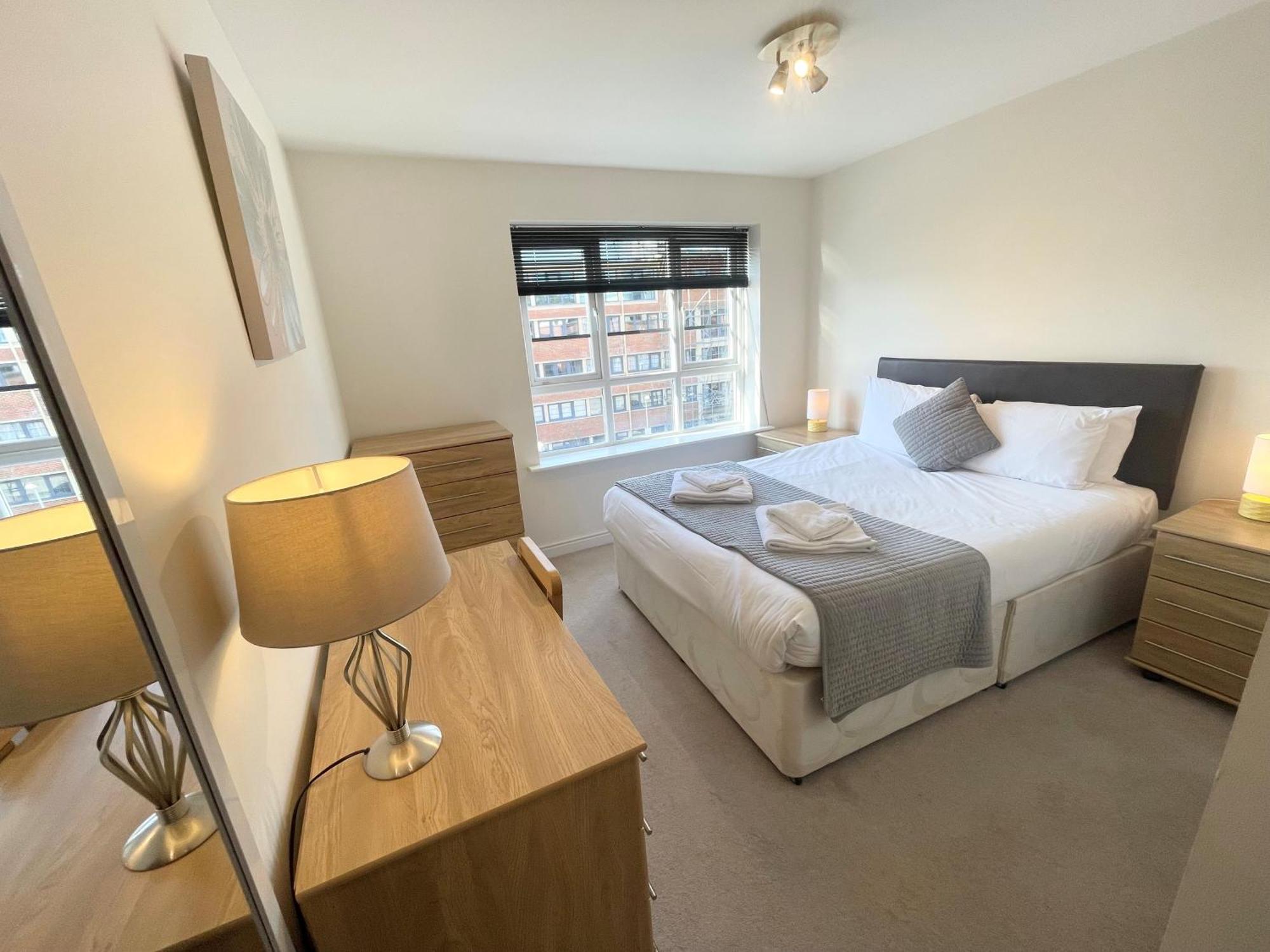 Blue Sky Apartments @Wallis Square, Farnborough Φάρνμπορο Εξωτερικό φωτογραφία