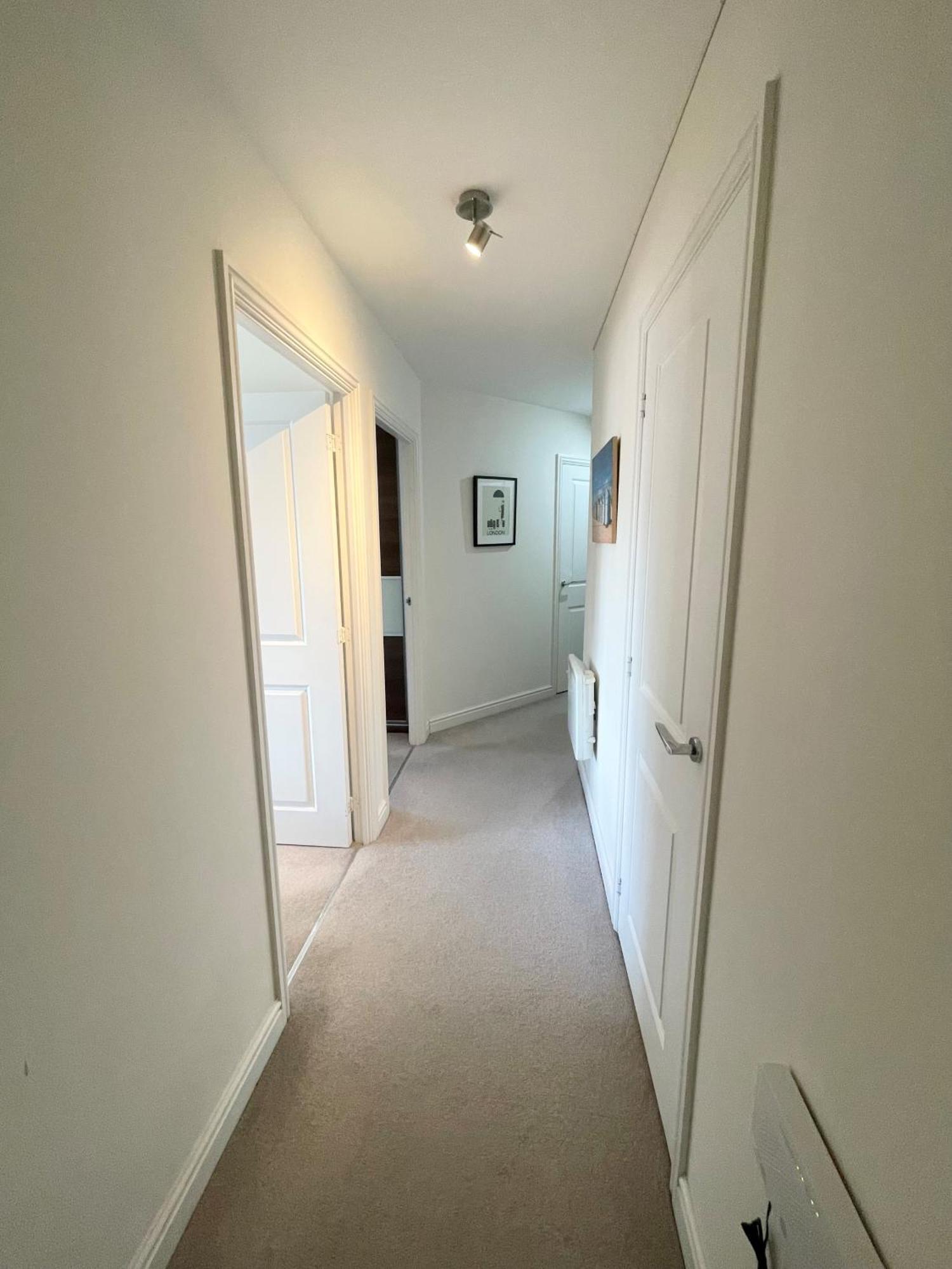 Blue Sky Apartments @Wallis Square, Farnborough Φάρνμπορο Εξωτερικό φωτογραφία