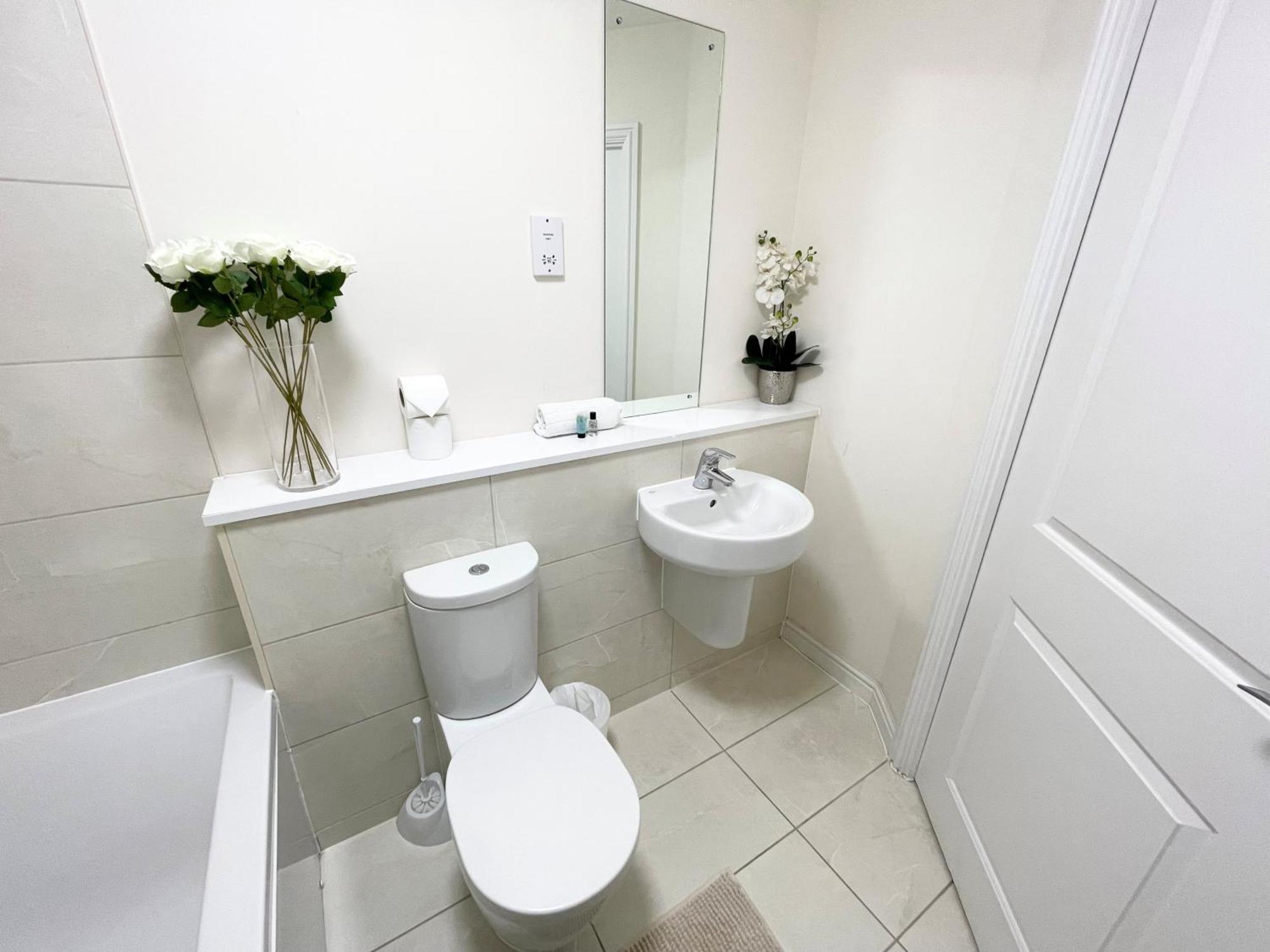 Blue Sky Apartments @Wallis Square, Farnborough Φάρνμπορο Εξωτερικό φωτογραφία