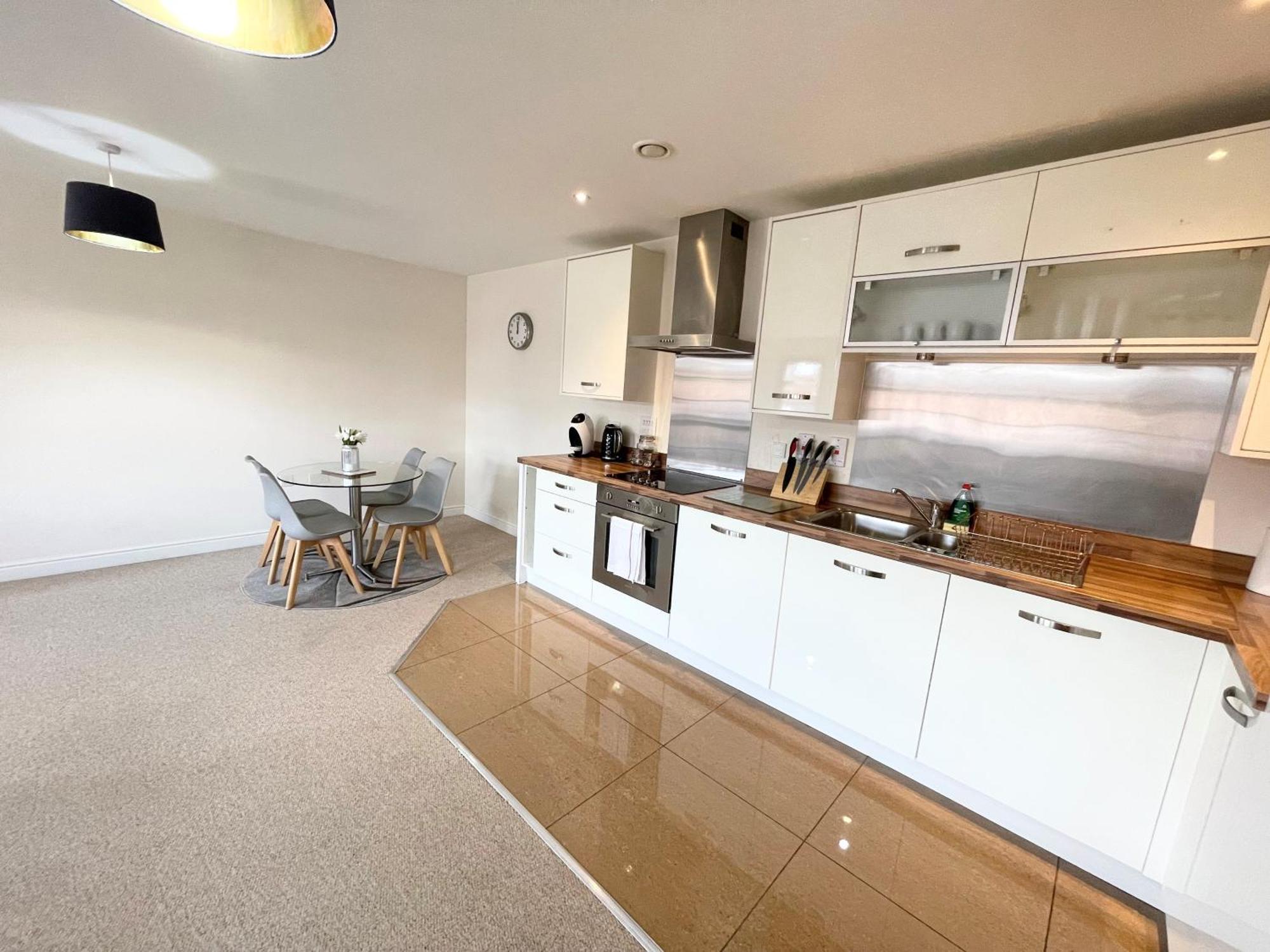 Blue Sky Apartments @Wallis Square, Farnborough Φάρνμπορο Εξωτερικό φωτογραφία