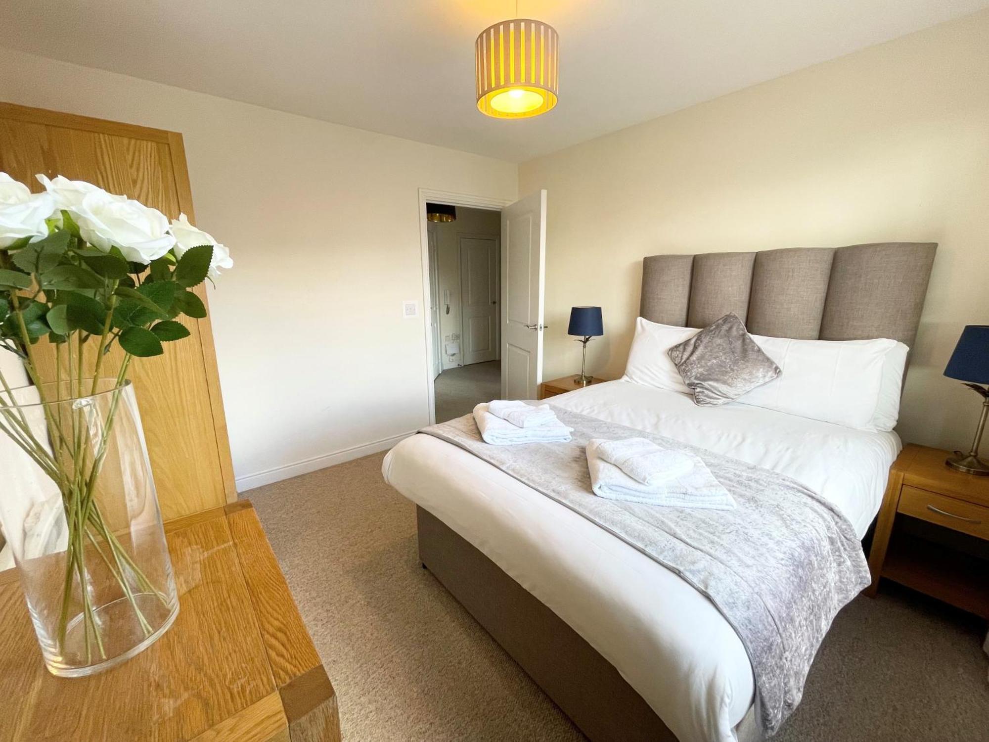 Blue Sky Apartments @Wallis Square, Farnborough Φάρνμπορο Εξωτερικό φωτογραφία