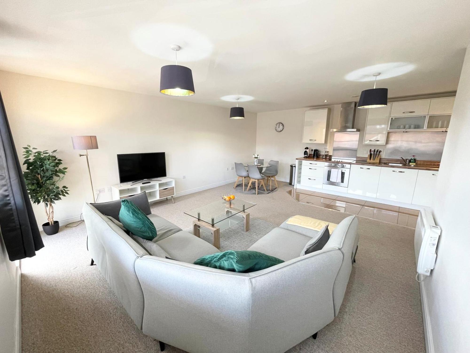 Blue Sky Apartments @Wallis Square, Farnborough Φάρνμπορο Εξωτερικό φωτογραφία