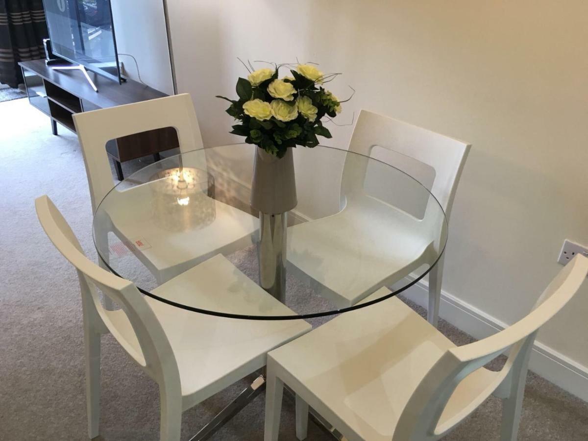 Blue Sky Apartments @Wallis Square, Farnborough Φάρνμπορο Εξωτερικό φωτογραφία